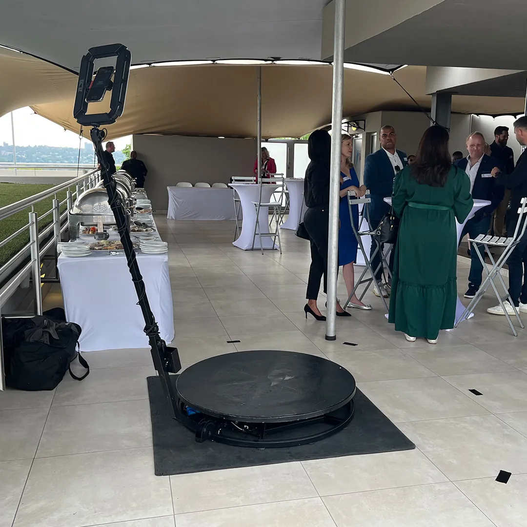 Selfie 360 platform and lighting set up inside an event venue